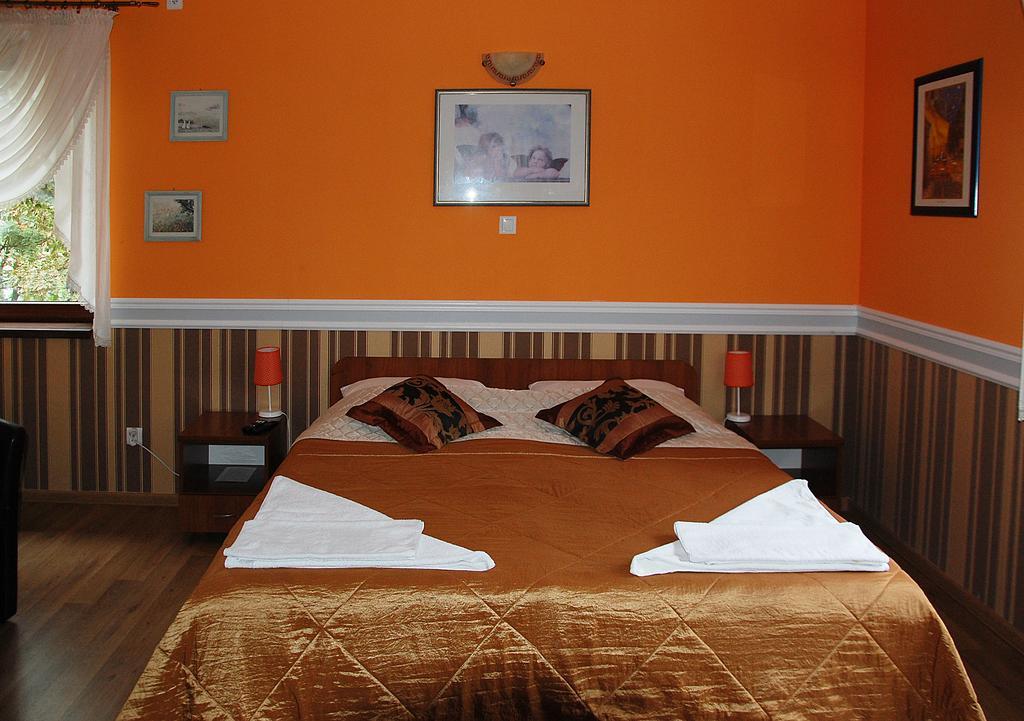 Hotel Restauracja Redos Nysa Bagian luar foto