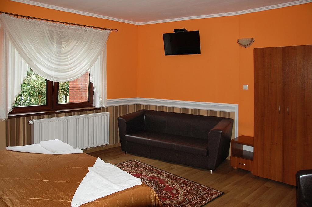 Hotel Restauracja Redos Nysa Bagian luar foto